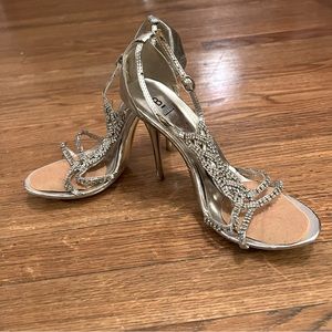 Baker heels rhinestone metallic silver ~ size 8~ excellent used condition